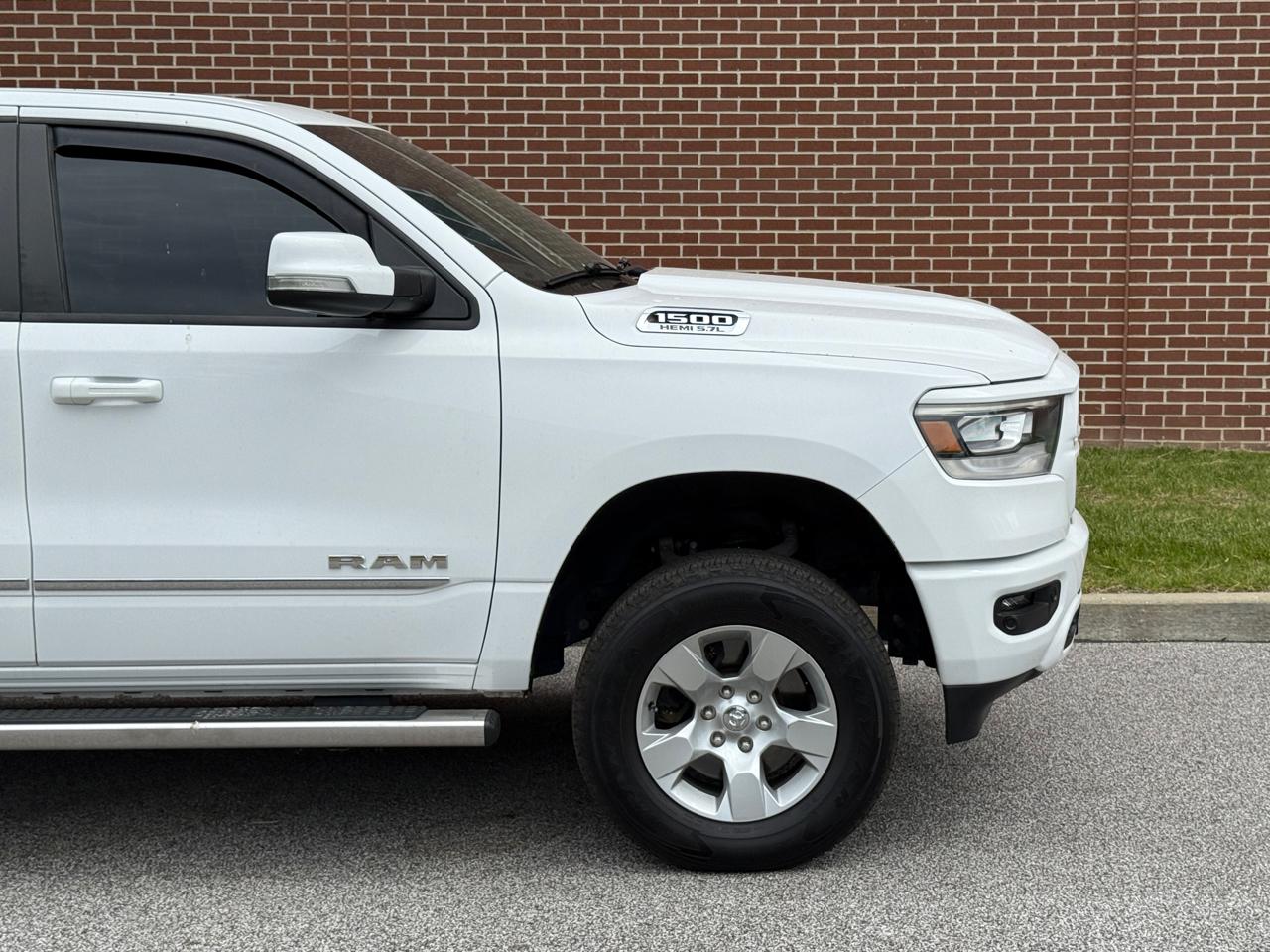 RAM 1500 Big Horn/Lone Star 4x4 Crew Cab 5'7" Box 2019