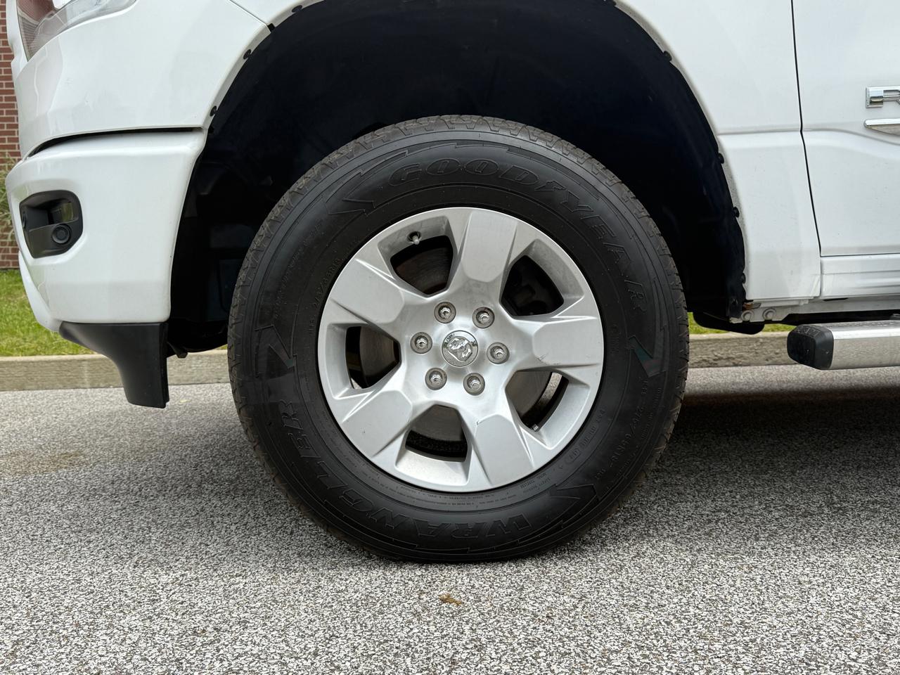 RAM 1500 Big Horn/Lone Star 4x4 Crew Cab 5'7" Box 2019