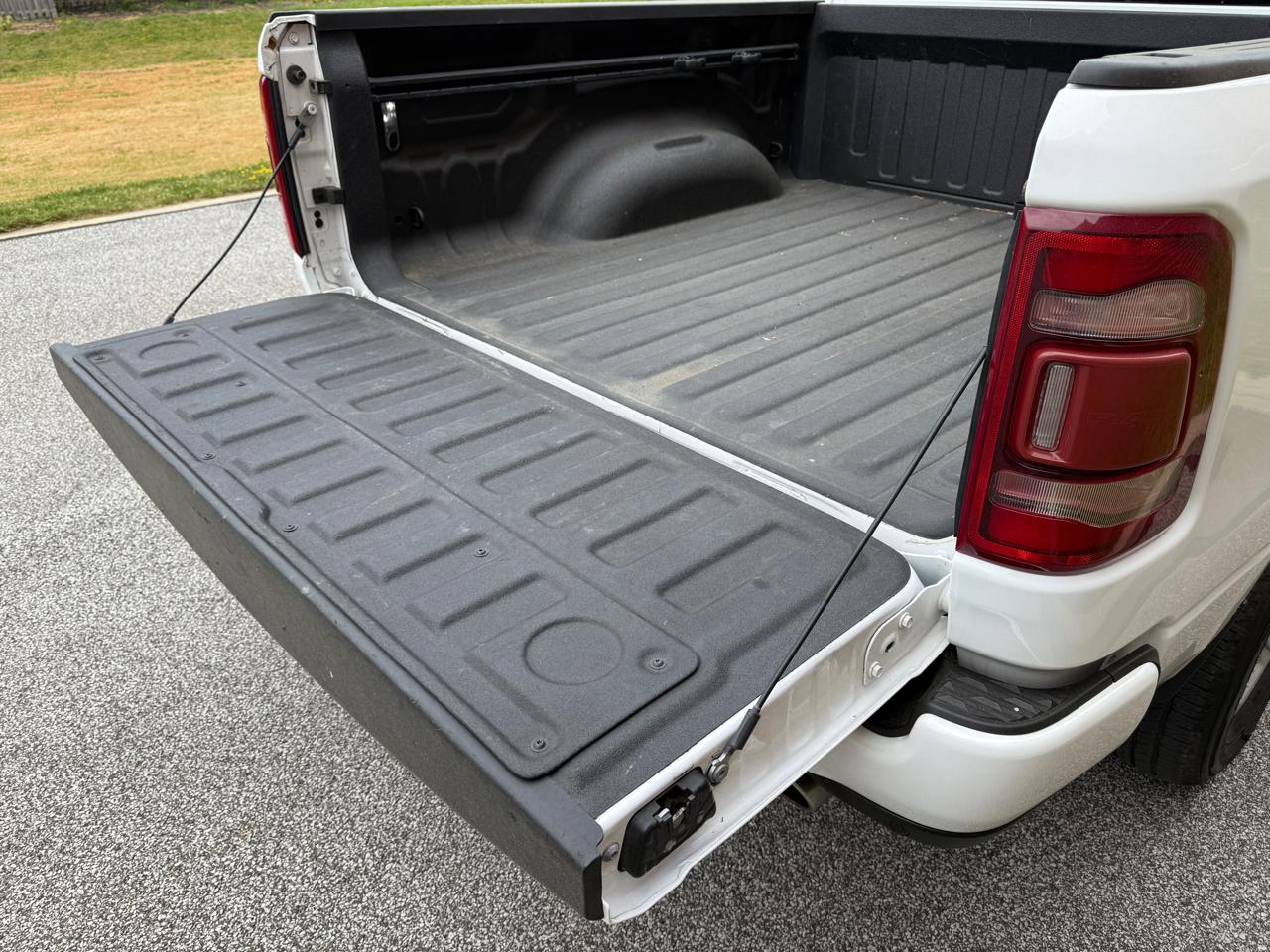 RAM 1500 Big Horn/Lone Star 4x4 Crew Cab 5'7" Box 2019