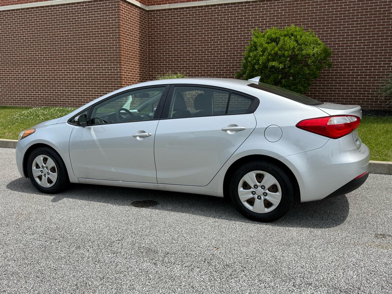 Kia Forte 4dr Sdn Auto LX 2015