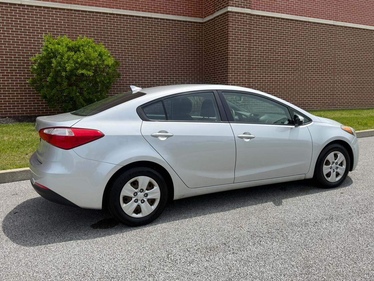 Kia Forte 4dr Sdn Auto LX 2015