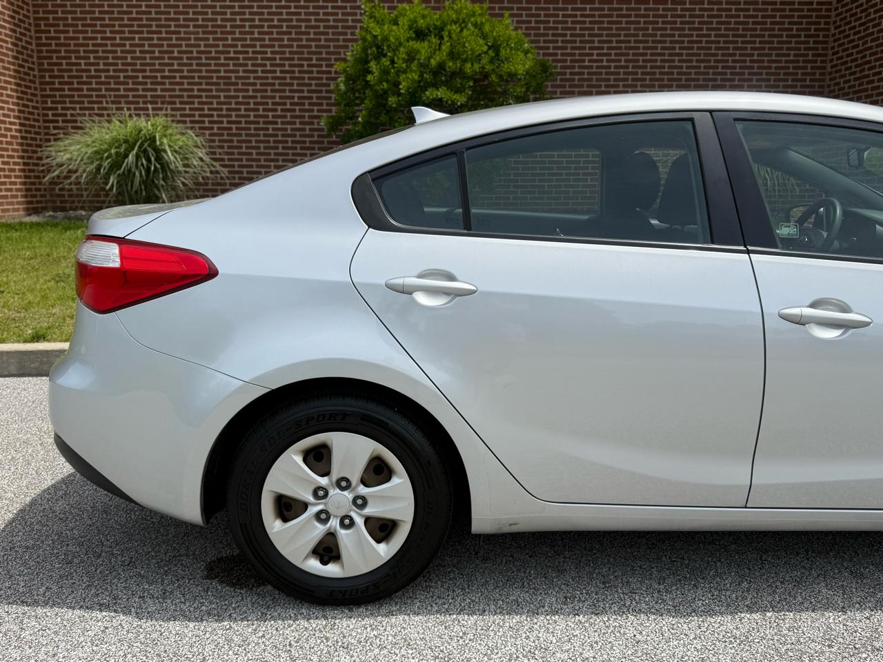Kia Forte 4dr Sdn Auto LX 2015