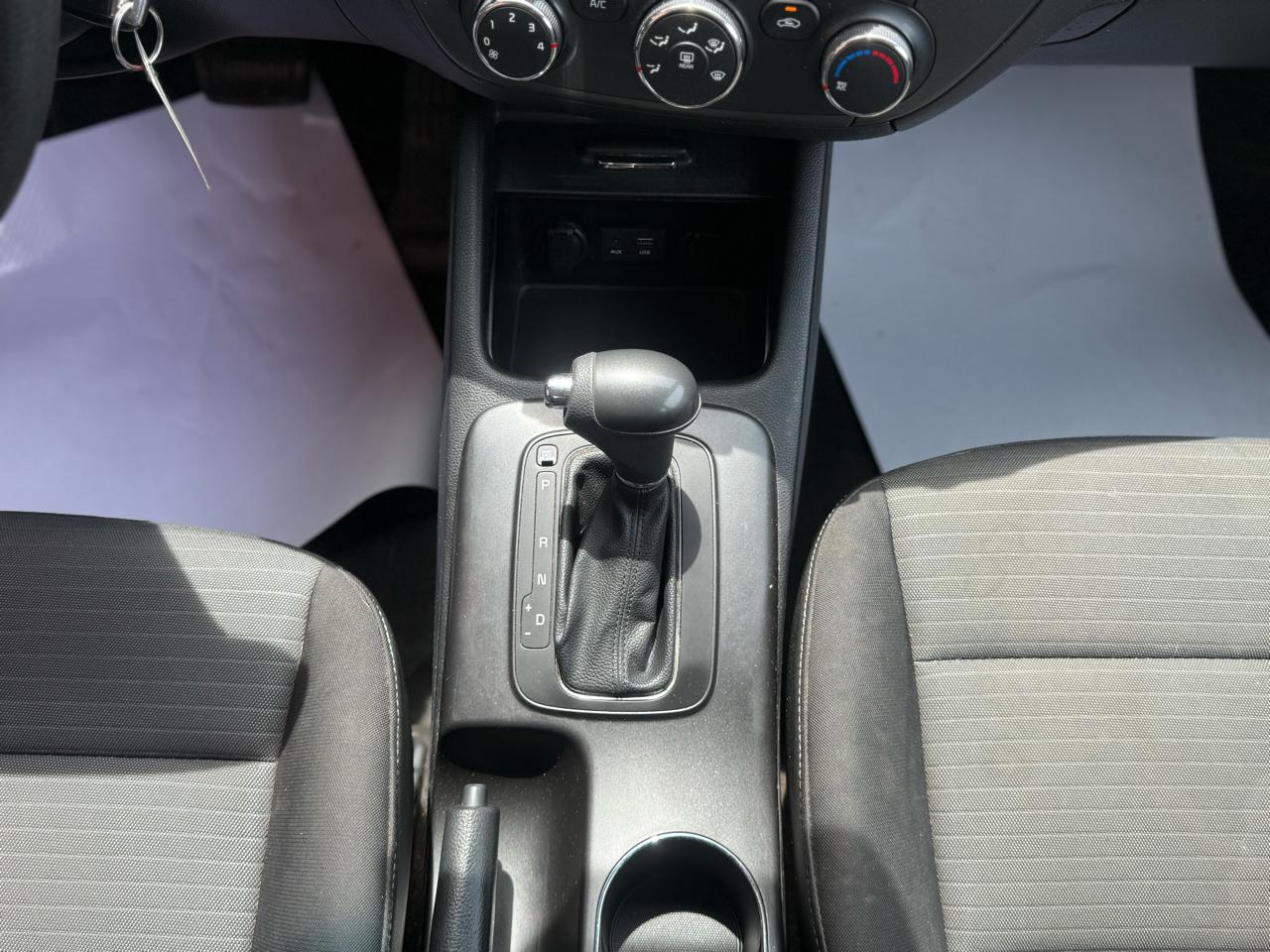 Kia Forte 4dr Sdn Auto LX 2015
