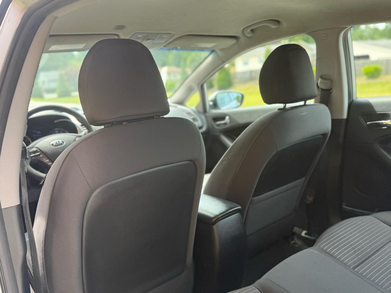 Kia Forte 4dr Sdn Auto LX 2015