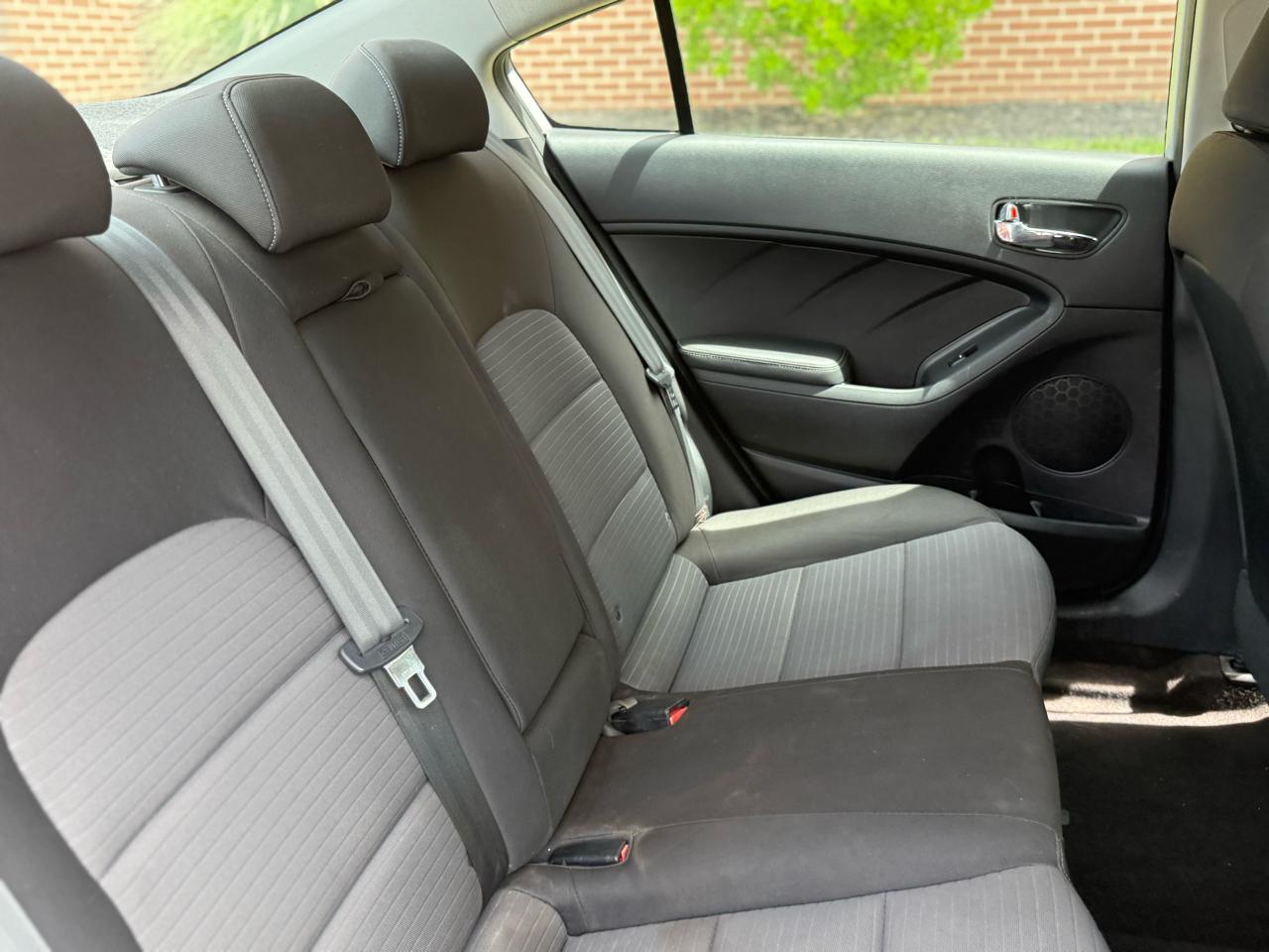 Kia Forte 4dr Sdn Auto LX 2015