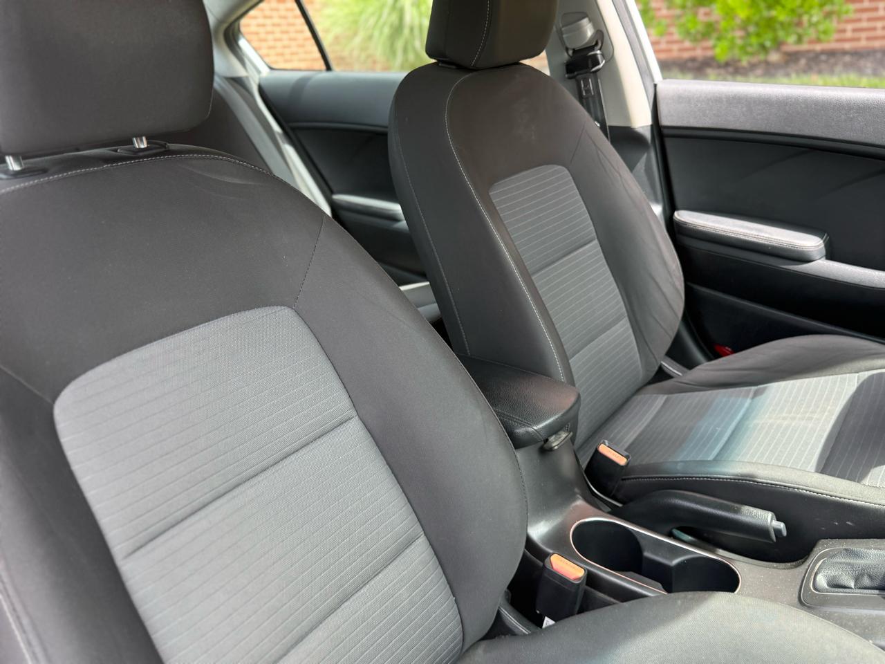 Kia Forte 4dr Sdn Auto LX 2015