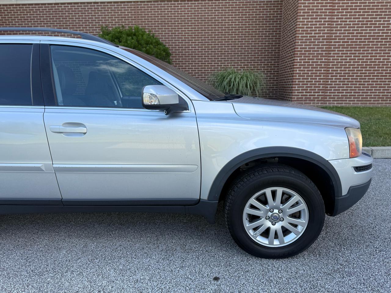 Volvo XC90 AWD 4dr I6 w/Snrf/3rd Row 2008