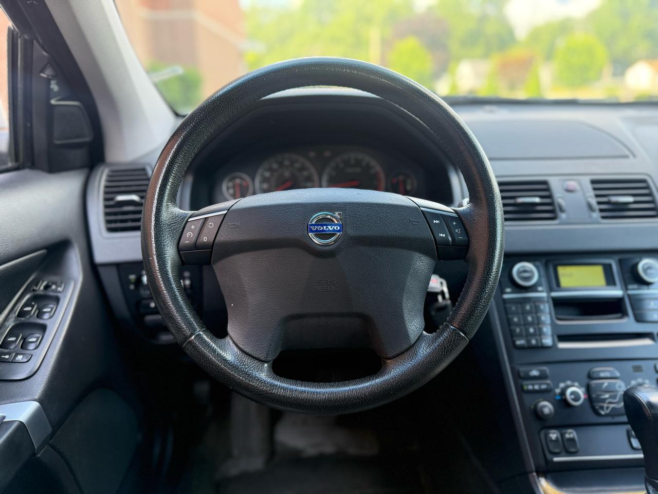 Volvo XC90 AWD 4dr I6 w/Snrf/3rd Row 2008