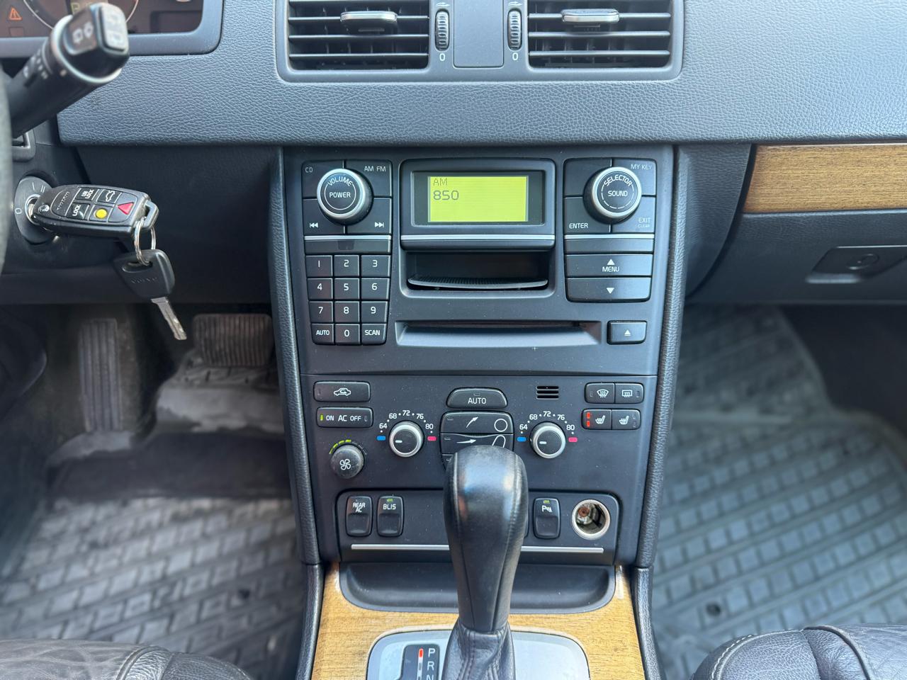 Volvo XC90 AWD 4dr I6 w/Snrf/3rd Row 2008