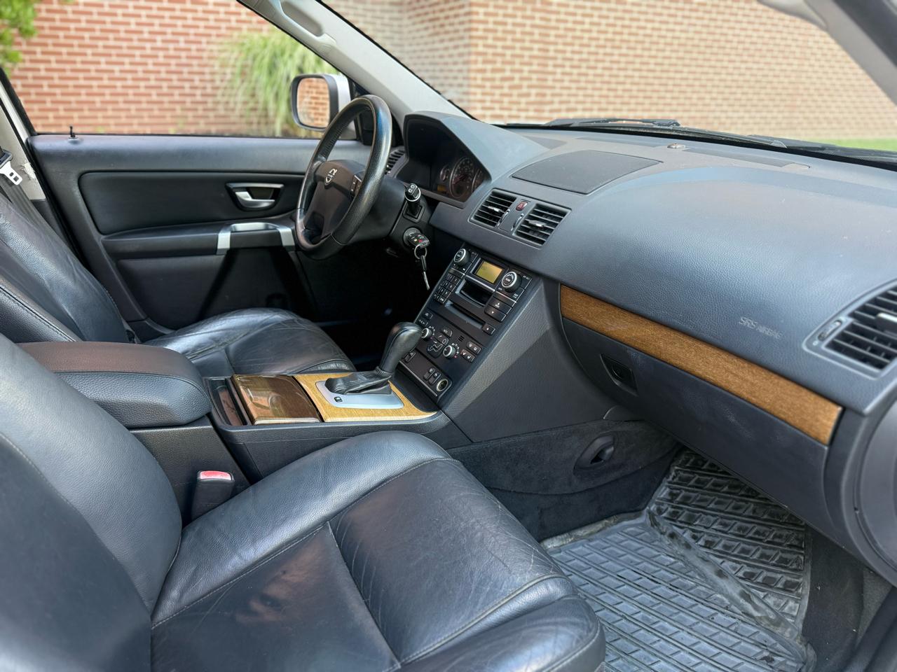 Volvo XC90 AWD 4dr I6 w/Snrf/3rd Row 2008