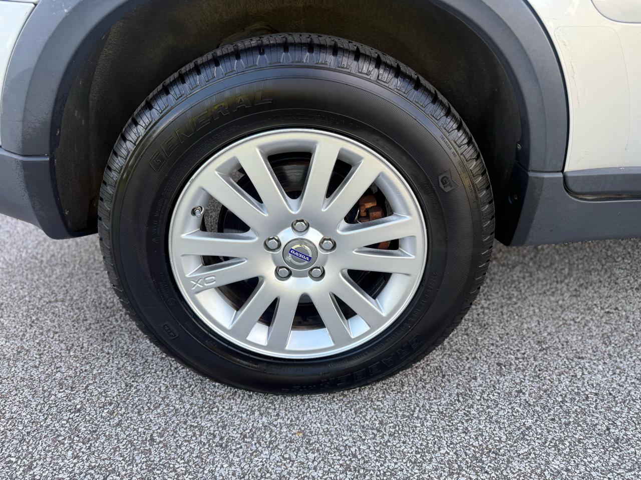 Volvo XC90 AWD 4dr I6 w/Snrf/3rd Row 2008