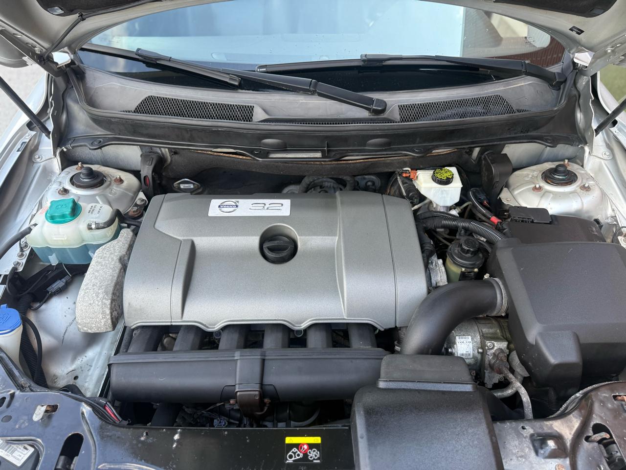 Volvo XC90 AWD 4dr I6 w/Snrf/3rd Row 2008