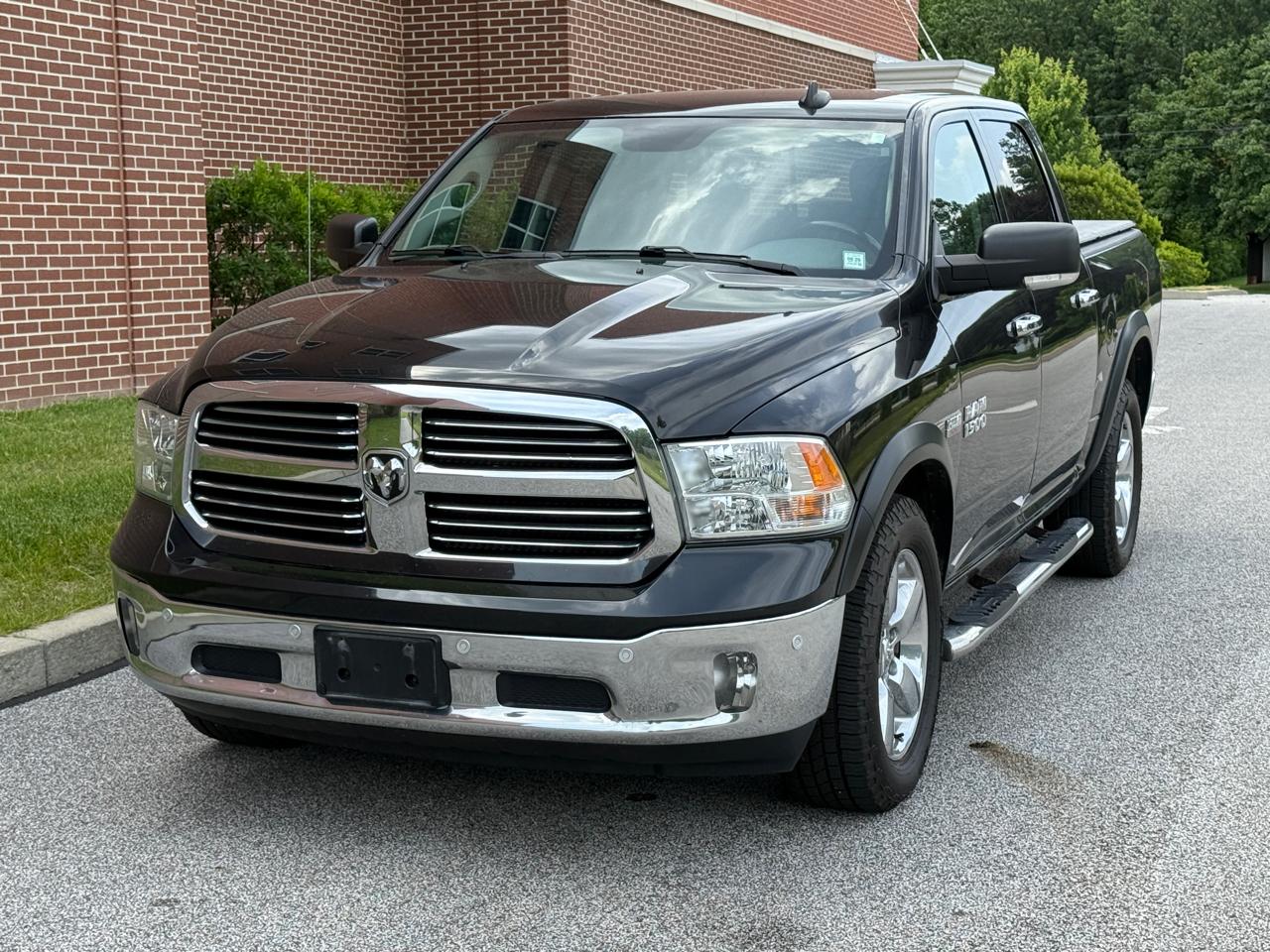 2016 RAM 1500 4WD Crew Cab 140.5" Big Horn