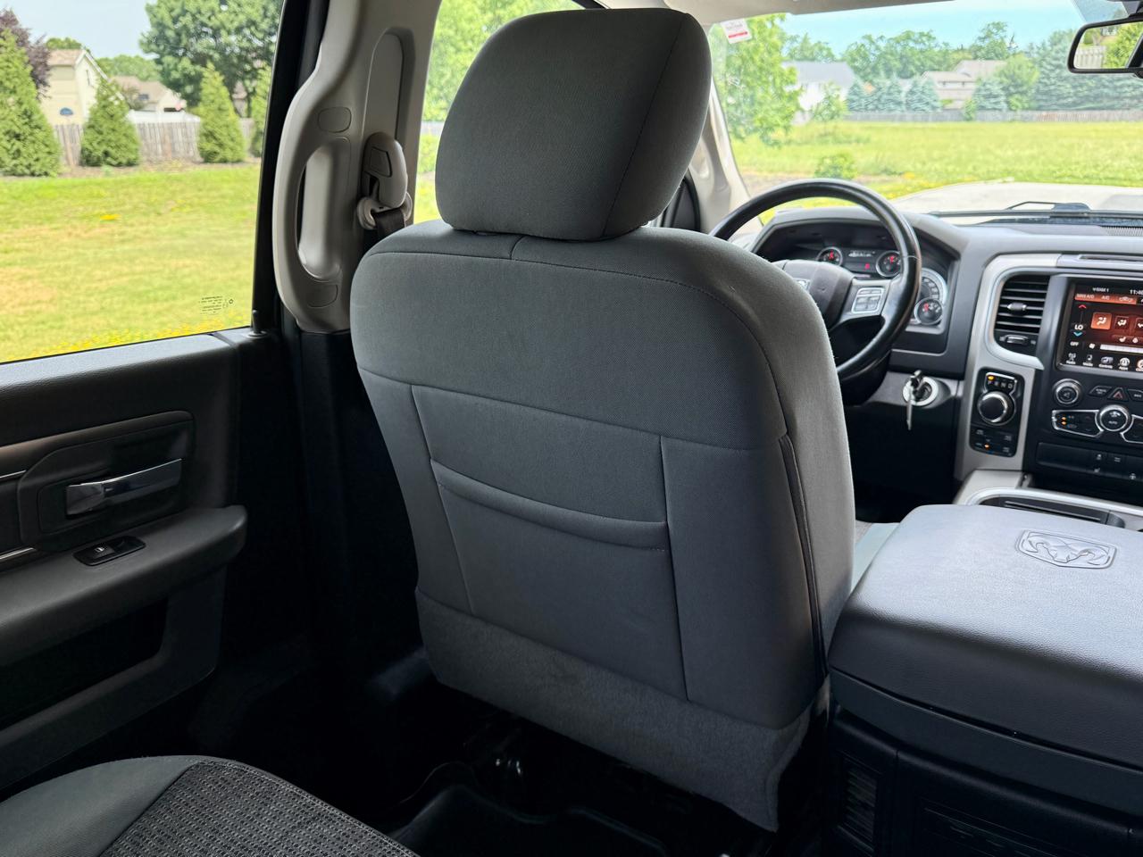 RAM 1500 4WD Crew Cab 140.5" Big Horn 2016