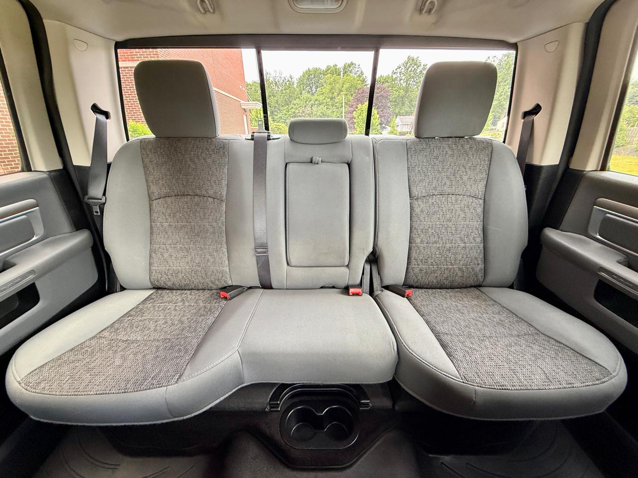 RAM 1500 4WD Crew Cab 140.5" Big Horn 2016