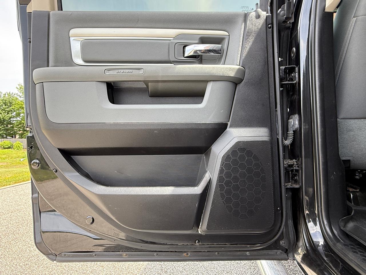 RAM 1500 4WD Crew Cab 140.5" Big Horn 2016
