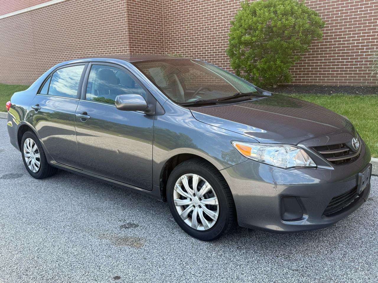 Toyota Corolla 4dr Sdn Auto LE Special Edition (Natl) 2013