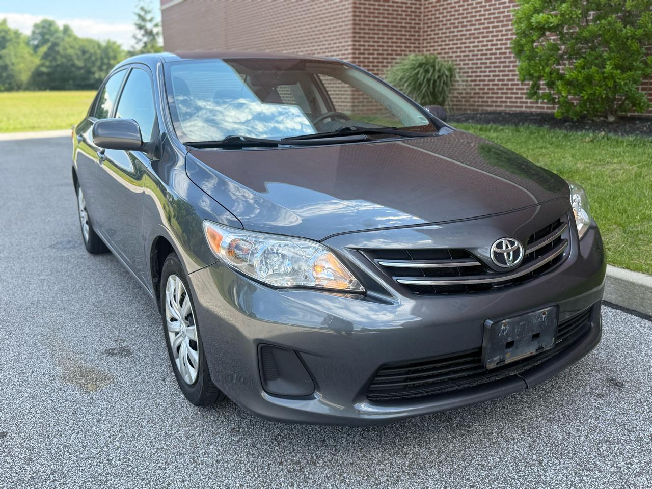 Toyota Corolla 4dr Sdn Auto LE Special Edition (Natl) 2013