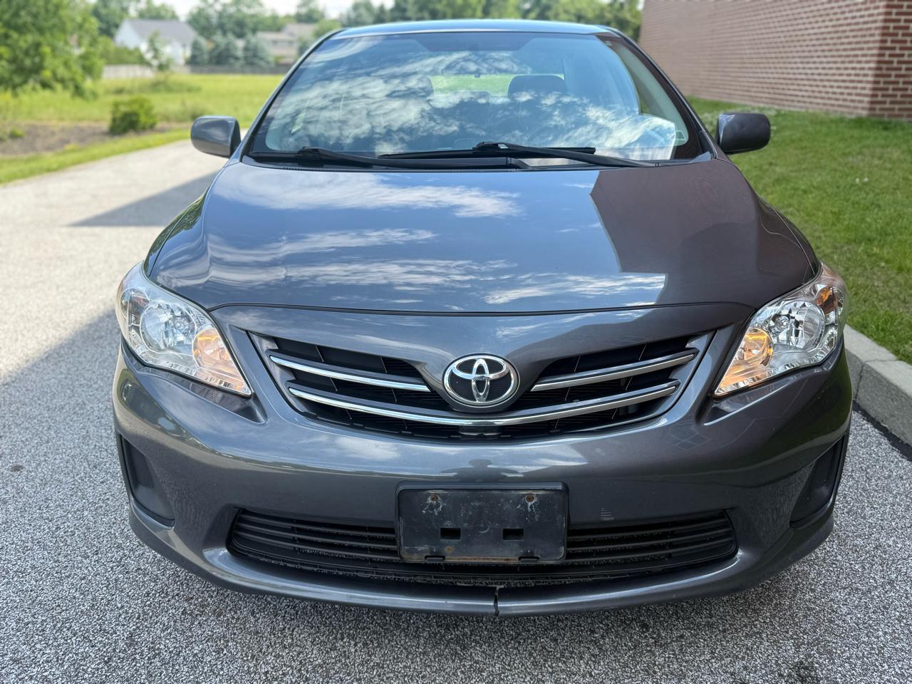 Toyota Corolla 4dr Sdn Auto LE Special Edition (Natl) 2013
