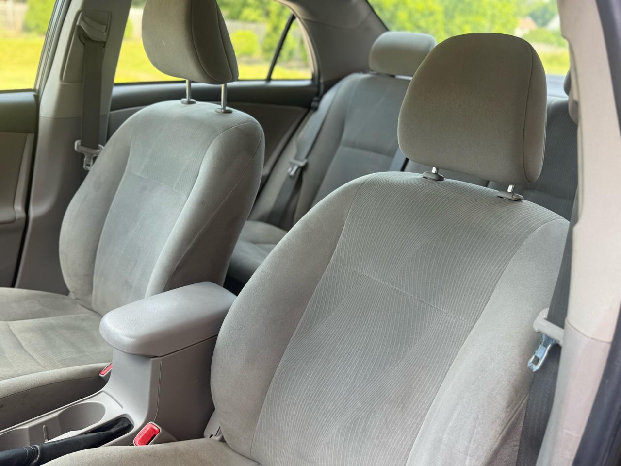 Toyota Corolla 4dr Sdn Auto LE Special Edition (Natl) 2013