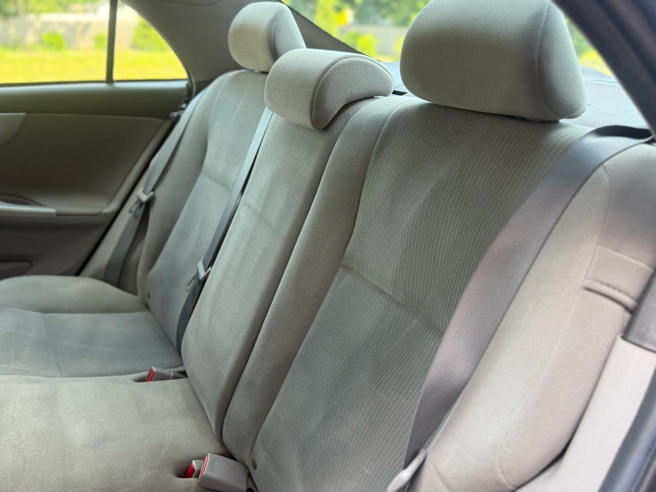 Toyota Corolla 4dr Sdn Auto LE Special Edition (Natl) 2013