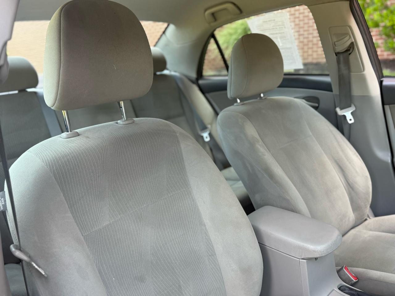 Toyota Corolla 4dr Sdn Auto LE Special Edition (Natl) 2013
