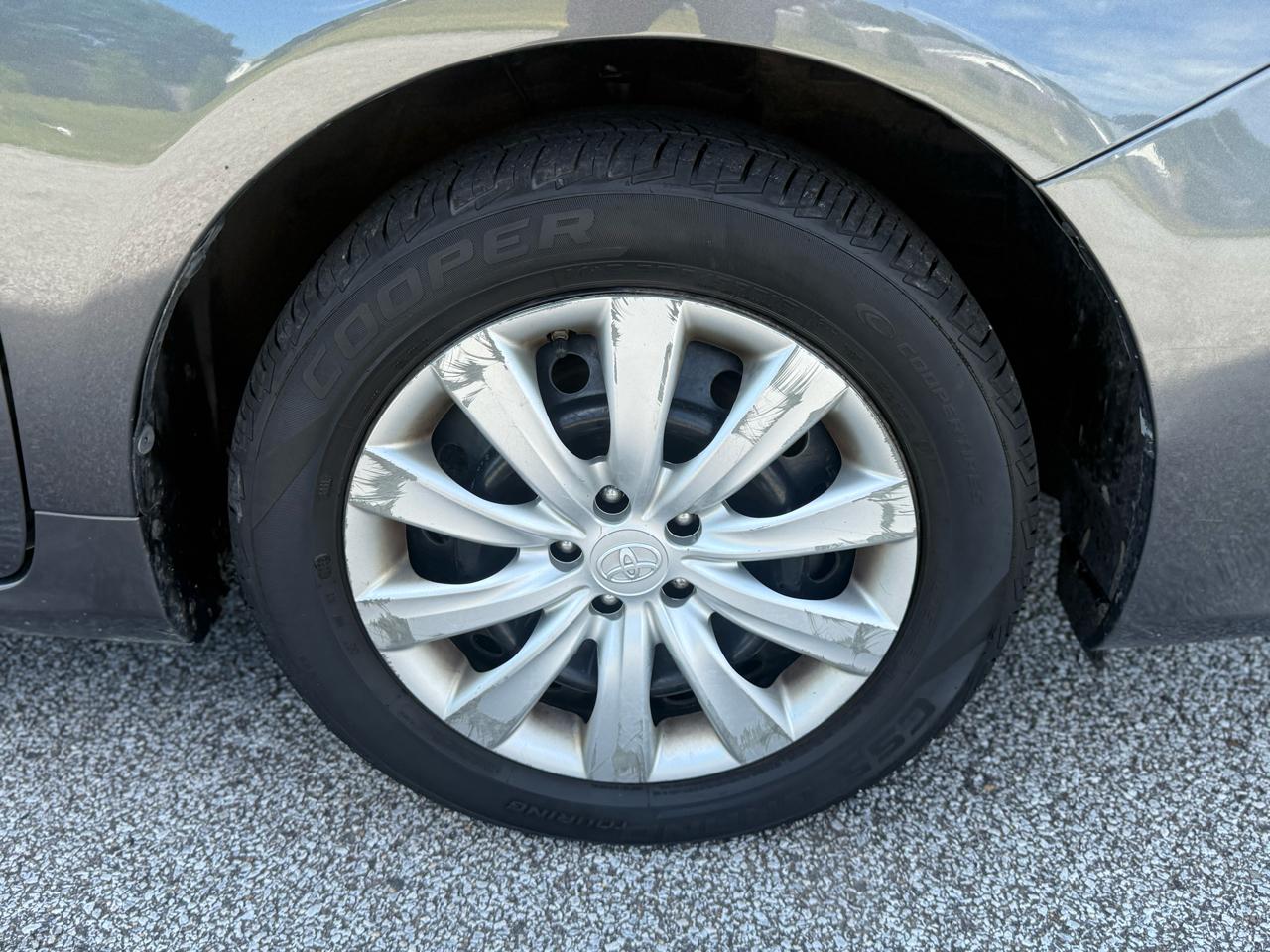 Toyota Corolla 4dr Sdn Auto LE Special Edition (Natl) 2013