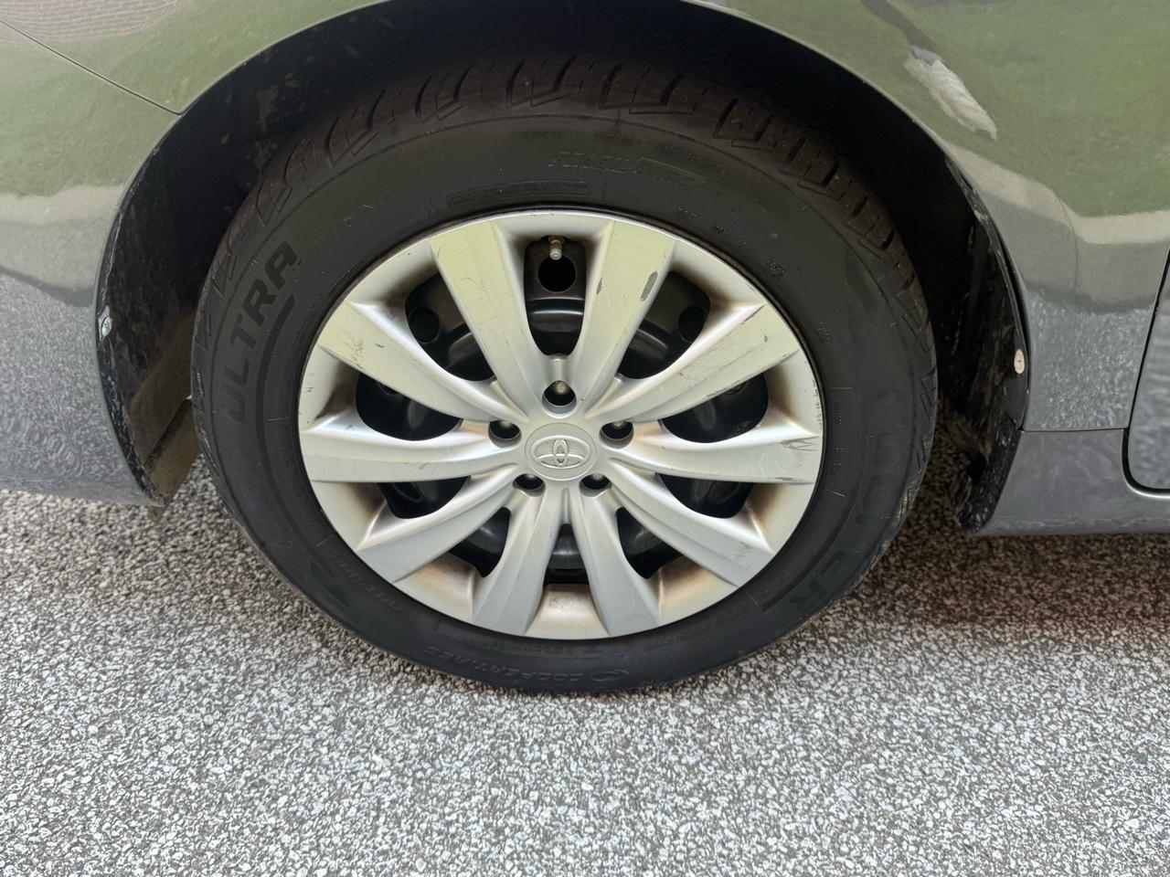 Toyota Corolla 4dr Sdn Auto LE Special Edition (Natl) 2013