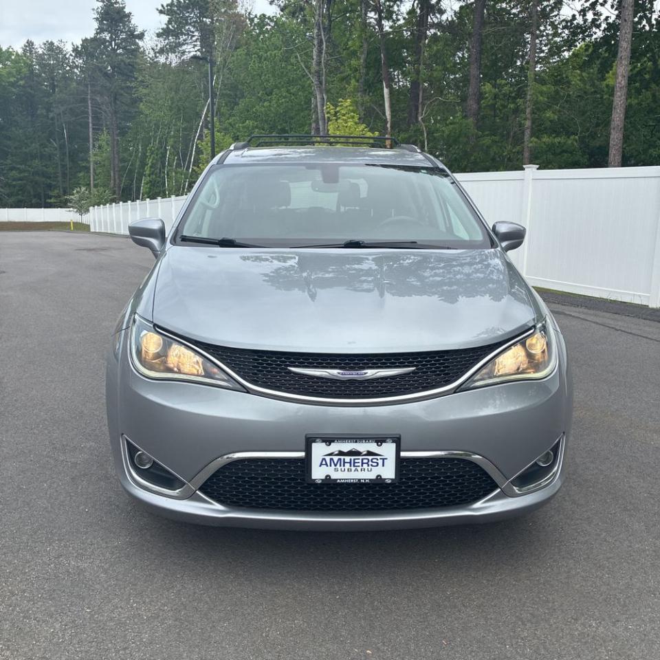 Chrysler Pacifica Touring L FWD 2020