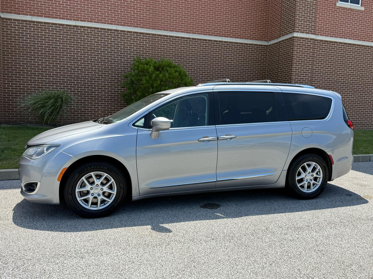Chrysler Pacifica Touring L FWD 2020