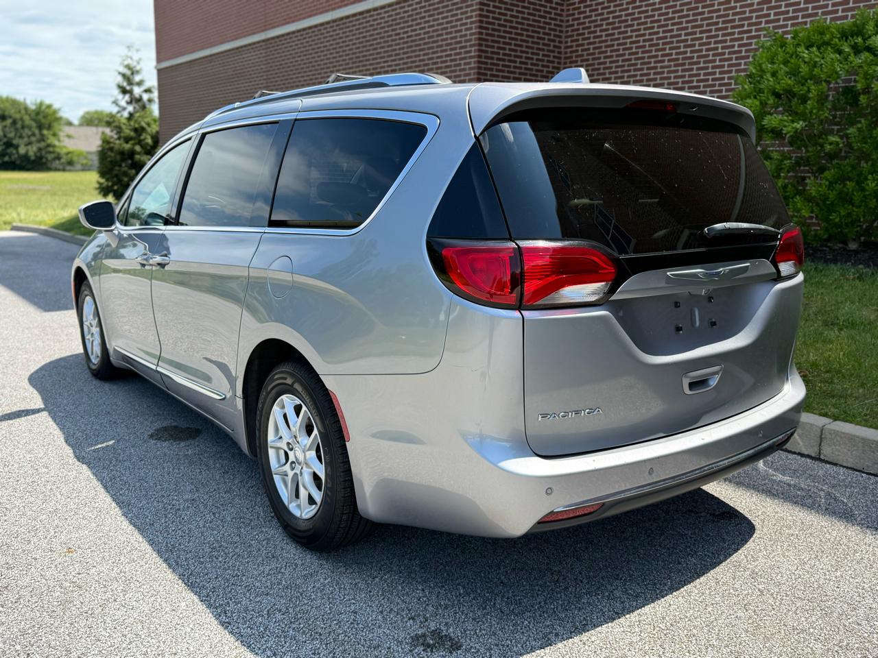 Chrysler Pacifica Touring L FWD 2020