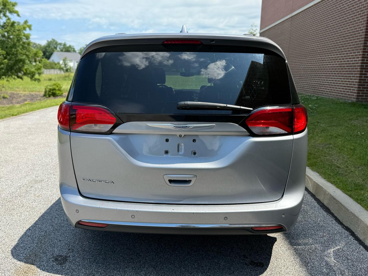 Chrysler Pacifica Touring L FWD 2020