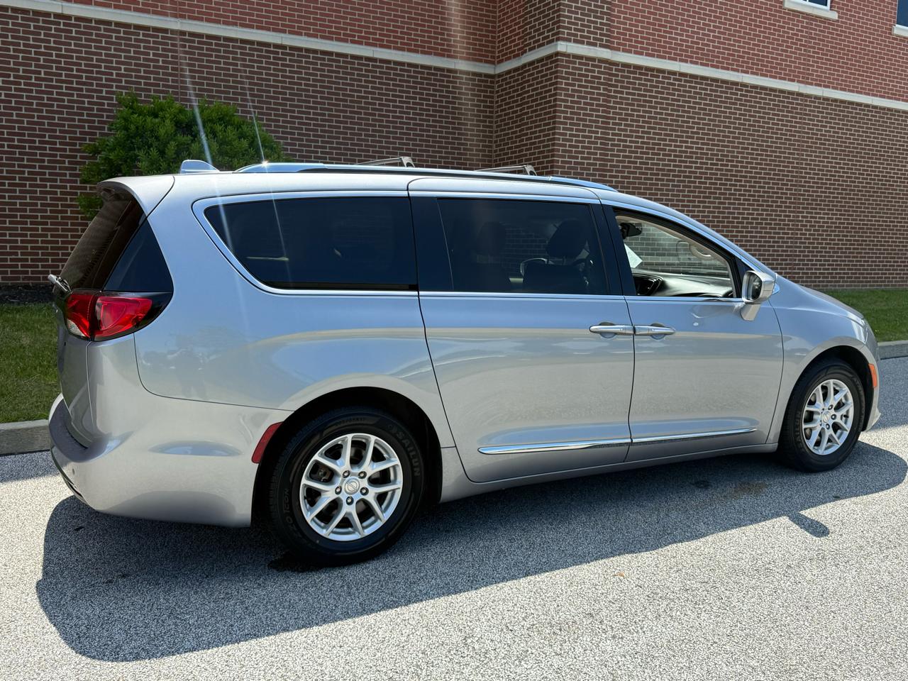 Chrysler Pacifica Touring L FWD 2020