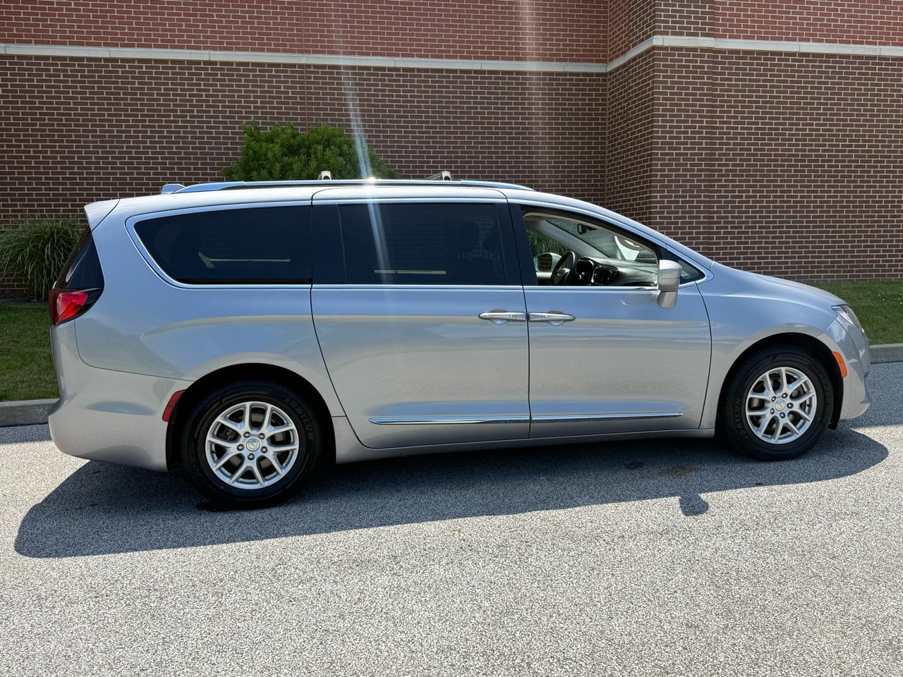 Chrysler Pacifica Touring L FWD 2020
