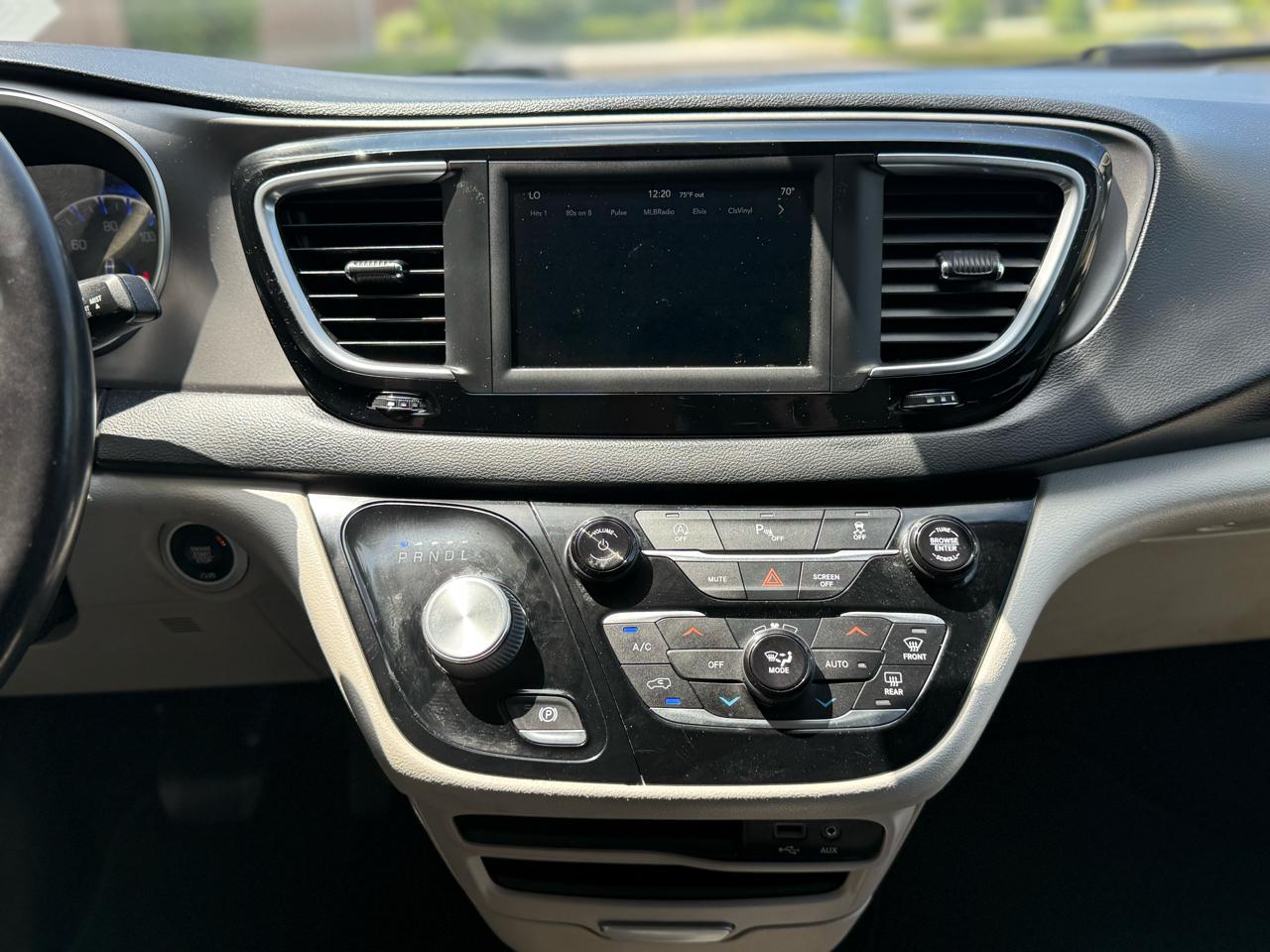 Chrysler Pacifica Touring L FWD 2020