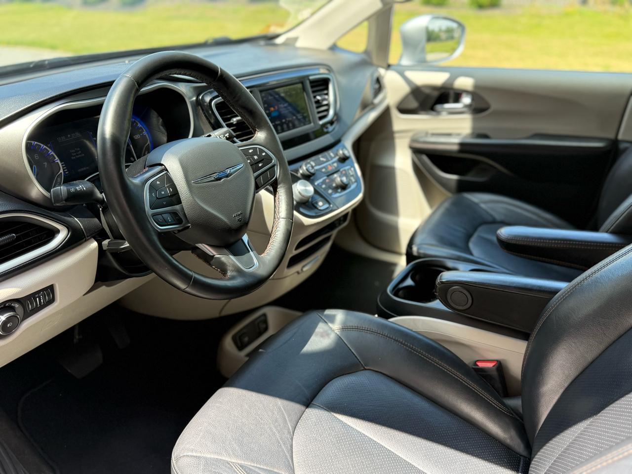 Chrysler Pacifica Touring L FWD 2020