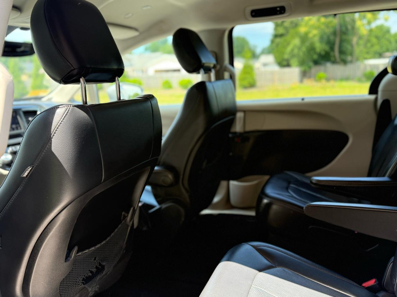 Chrysler Pacifica Touring L FWD 2020