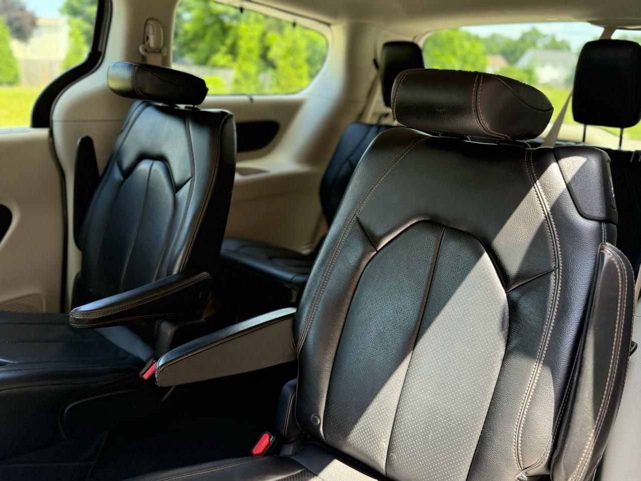Chrysler Pacifica Touring L FWD 2020