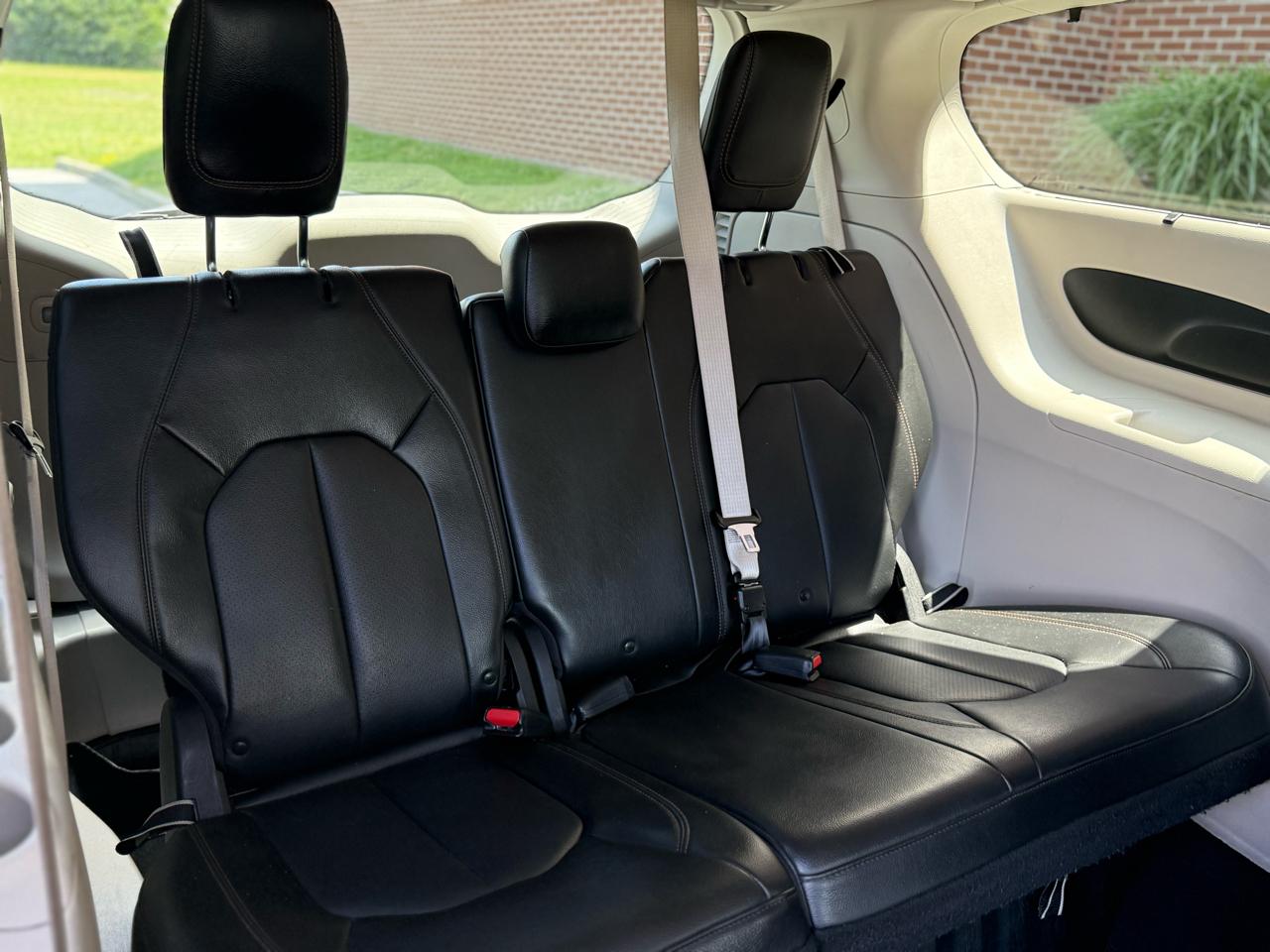 Chrysler Pacifica Touring L FWD 2020