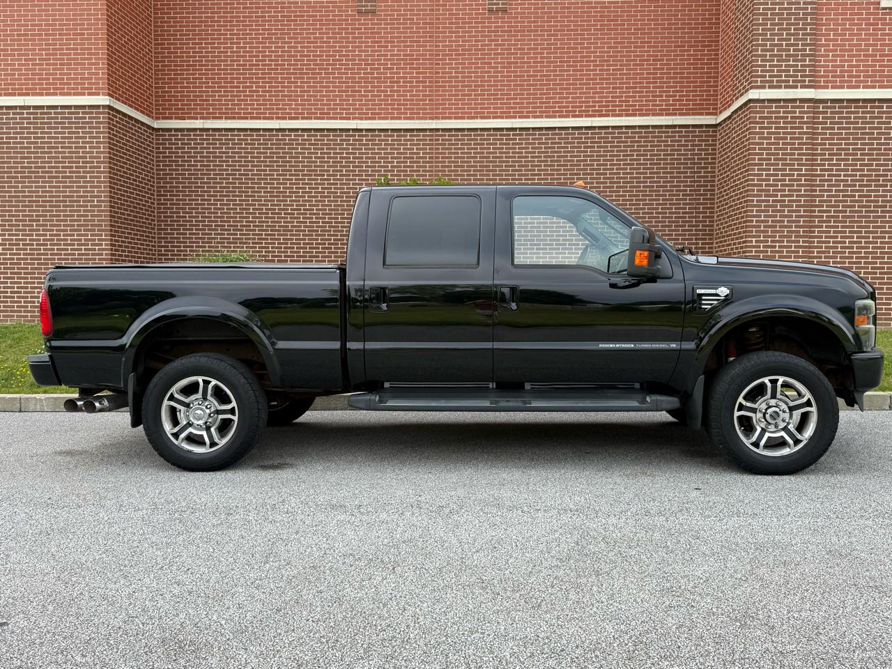 Ford Super Duty F-350 SRW 4WD Crew Cab 156" Harley-Davidson 2010