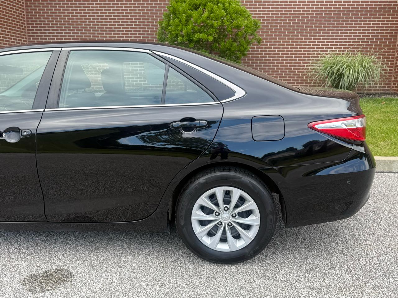 Toyota Camry 4dr Sdn I4 Auto SE w/Special Edition Pkg (Natl) 2016
