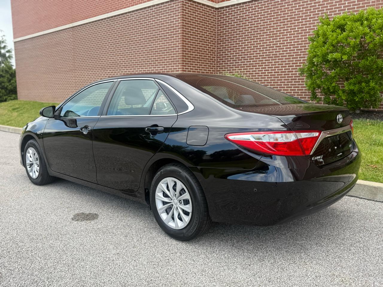 Toyota Camry 4dr Sdn I4 Auto SE w/Special Edition Pkg (Natl) 2016