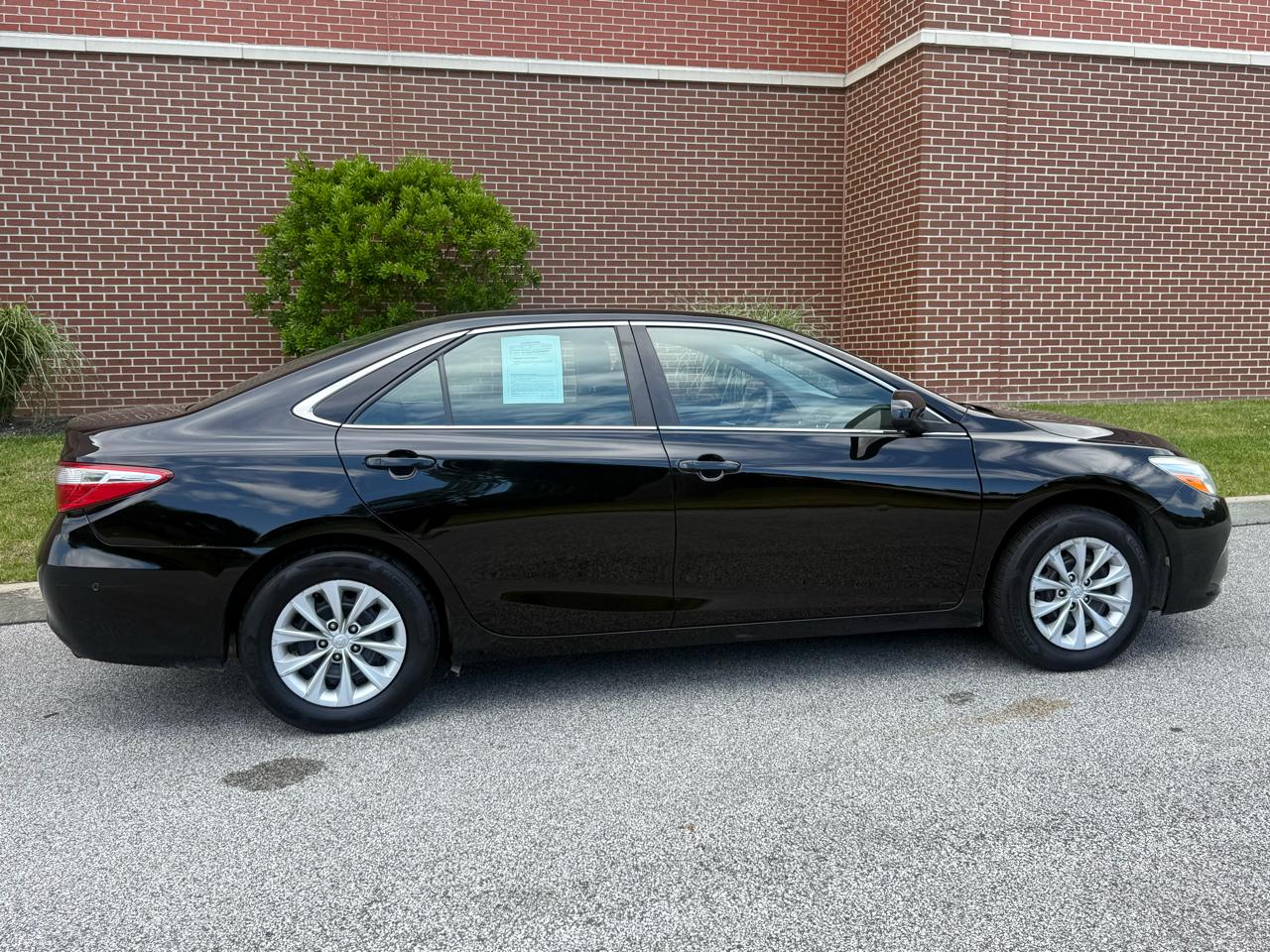 Toyota Camry 4dr Sdn I4 Auto SE w/Special Edition Pkg (Natl) 2016