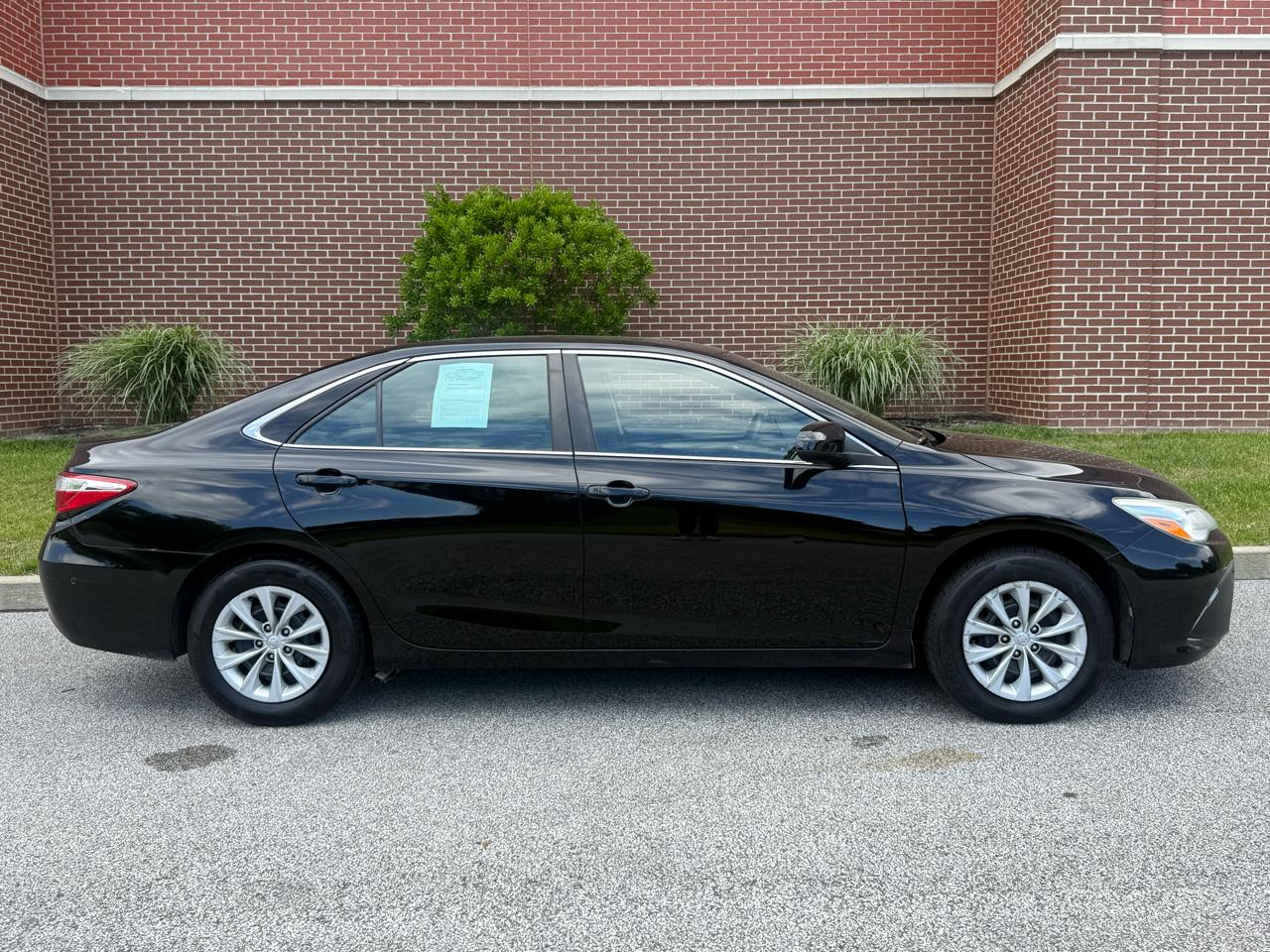 Toyota Camry 4dr Sdn I4 Auto SE w/Special Edition Pkg (Natl) 2016