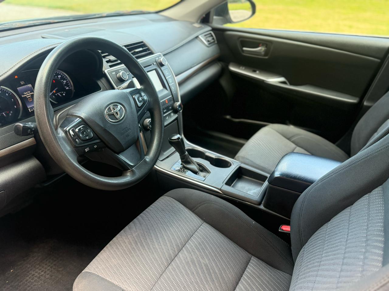 Toyota Camry 4dr Sdn I4 Auto SE w/Special Edition Pkg (Natl) 2016