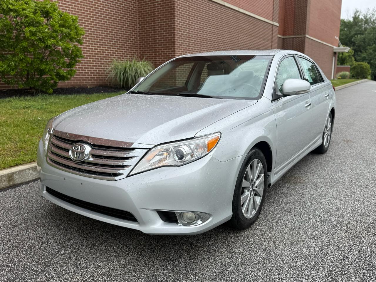 2011 Toyota Avalon 4dr Sdn (Natl)