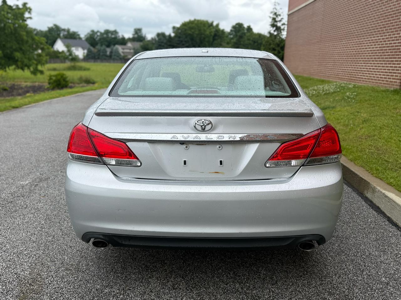 Toyota Avalon 4dr Sdn (Natl) 2011