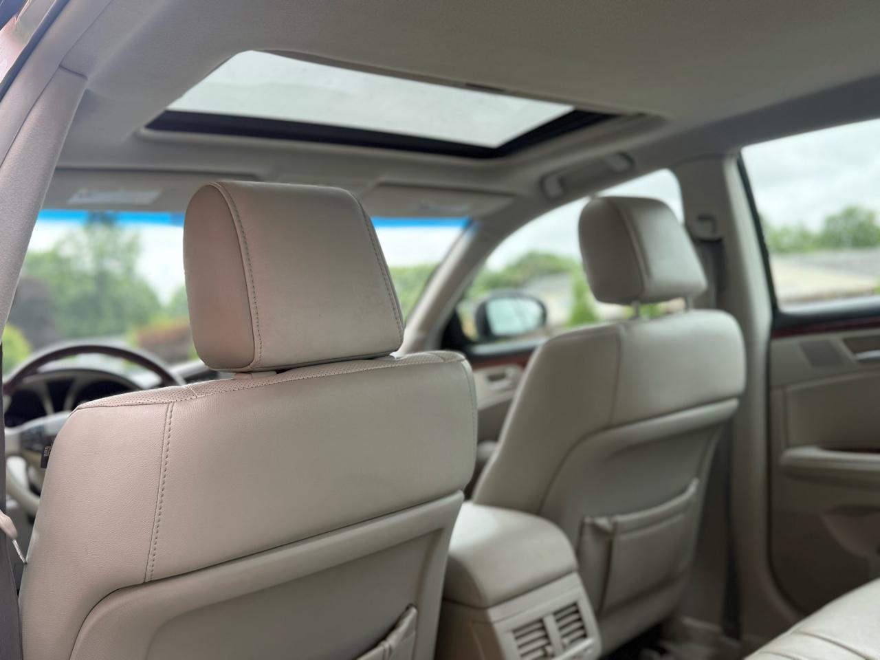 Toyota Avalon 4dr Sdn (Natl) 2011