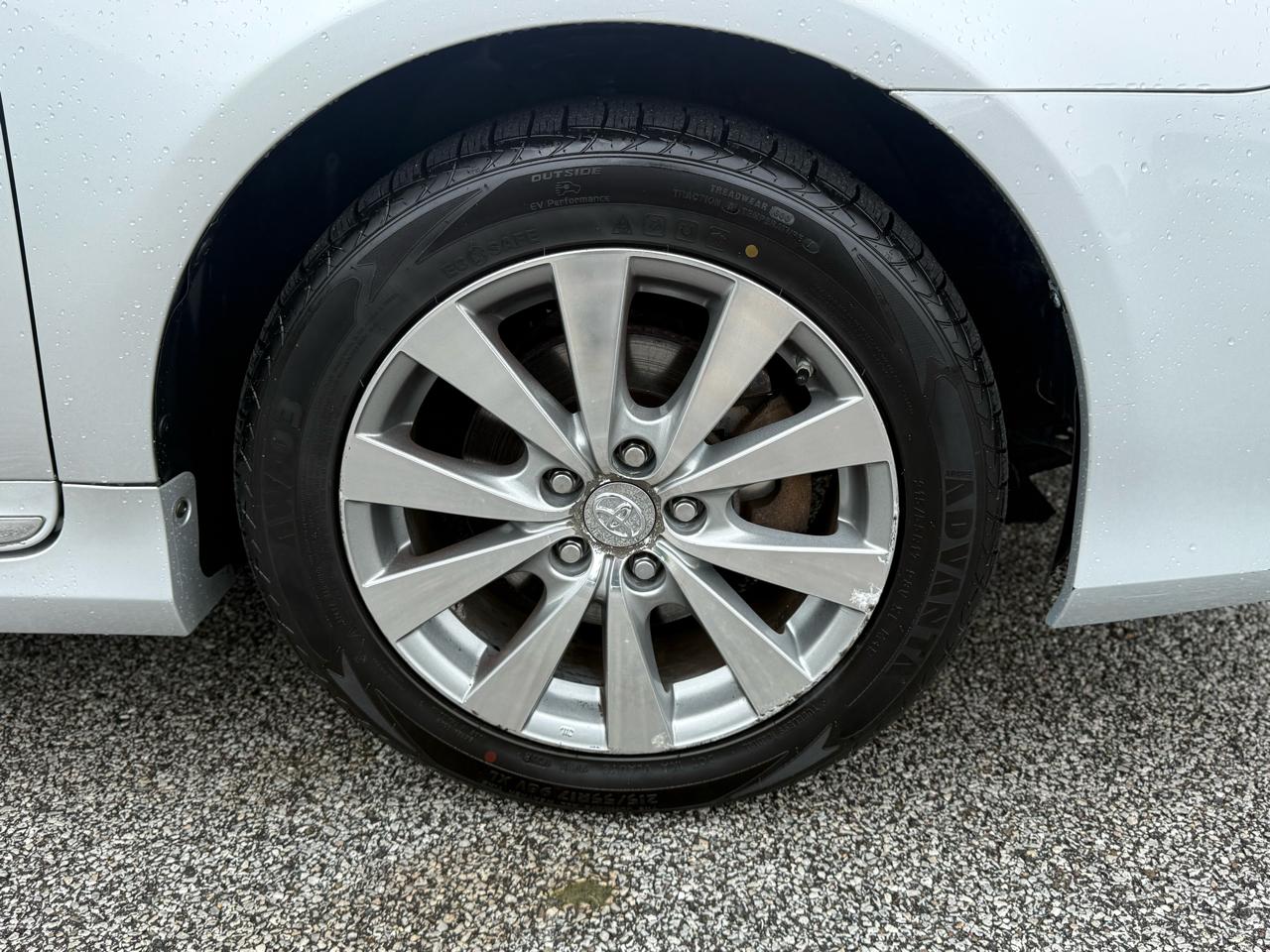 Toyota Avalon 4dr Sdn (Natl) 2011