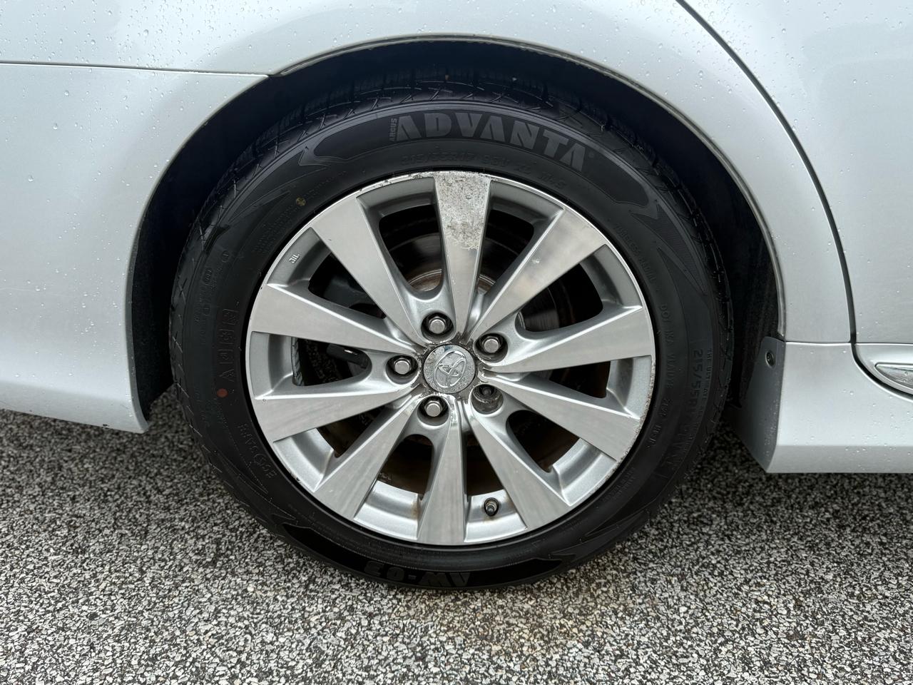 Toyota Avalon 4dr Sdn (Natl) 2011